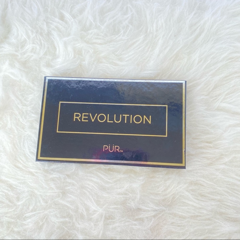PÜR Revolution  Mini Eyeshadow Palette